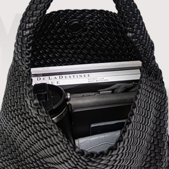 Neiman Marcus Woven Black Beach Leather Braided Tote Bag - Picture 4 of 4